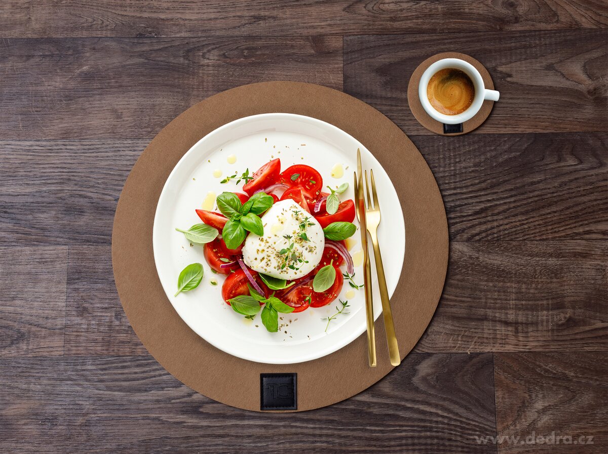 Sada 12 ks kulatých prostírání z plsti