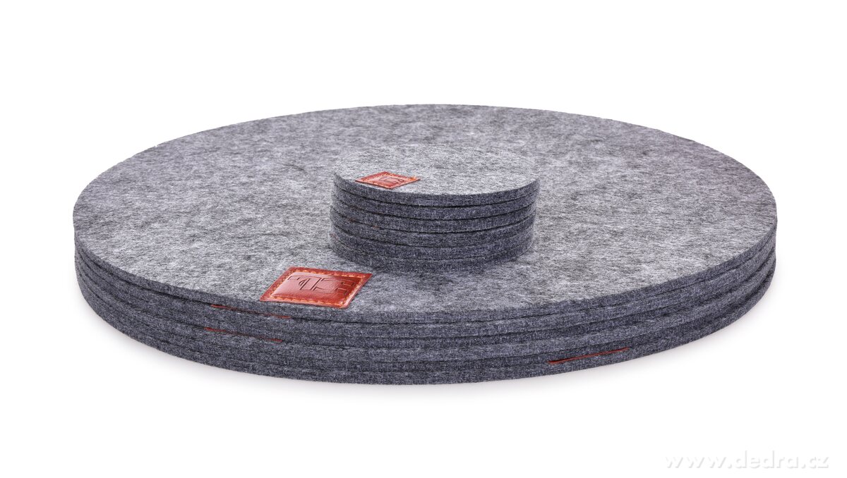 Sada 12 ks kulatých prostírání z plsti