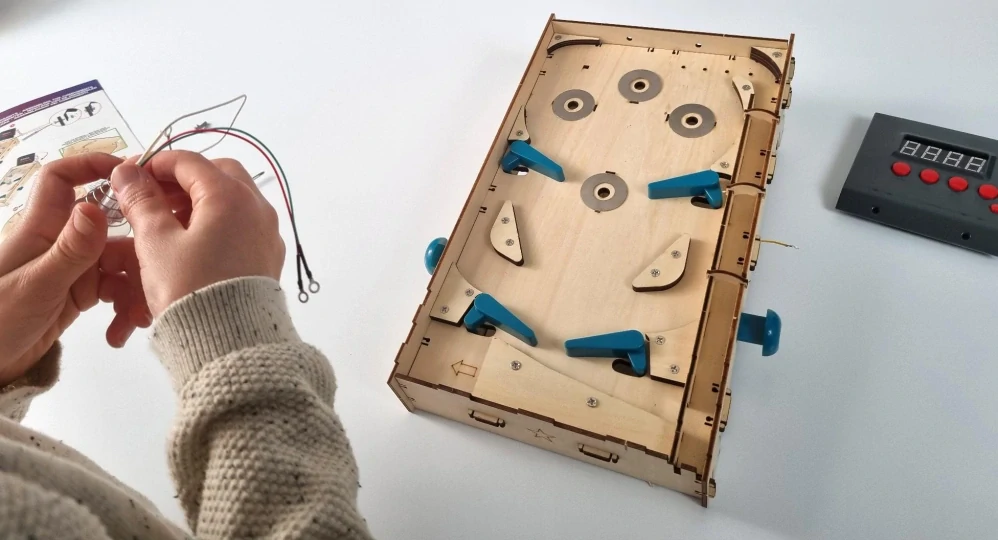 BUKI Pinball herní automat